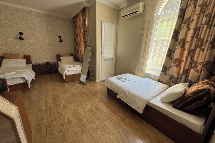 Room 10 of 45