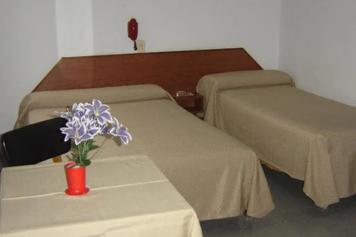 Room 4 of 14