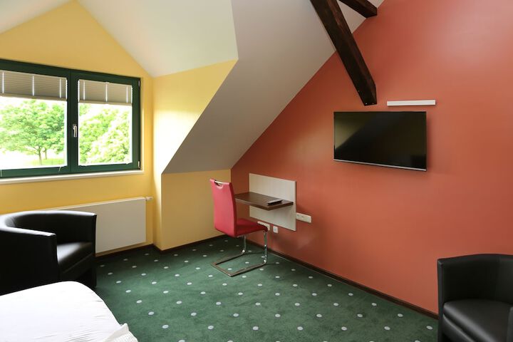 Room 4 of 26