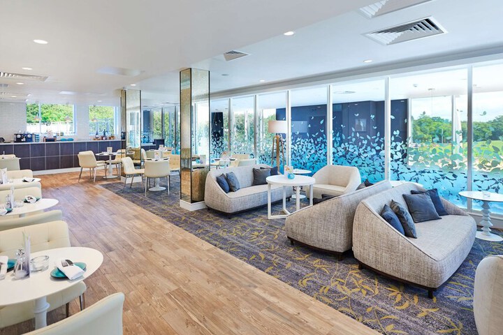 Lounge 91 of 117