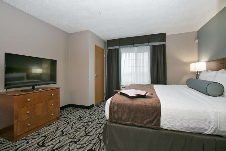 Suite 2 Queen Beds Sofa Bed Microwave and Refrigerator Full Breakfast (9 of 59)