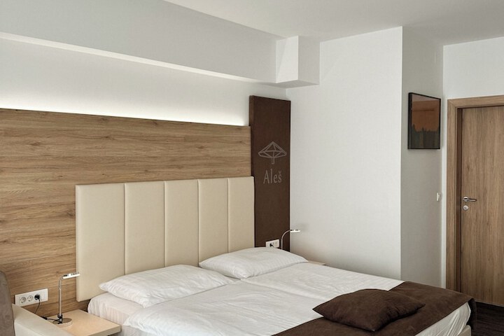 Room 14 of 70