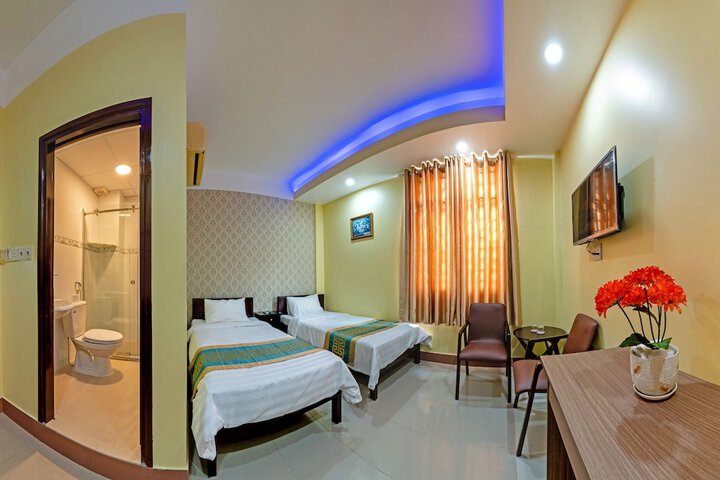 Room 5 of 23
