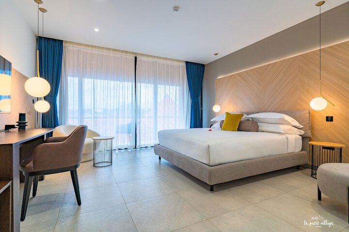 Room 21 of 90