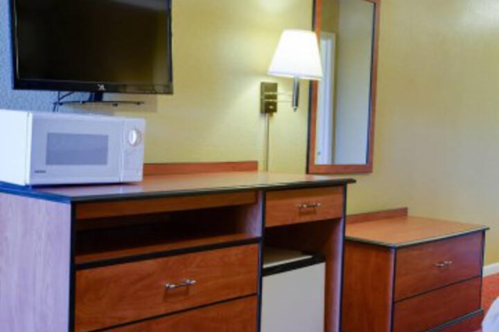 Suite 18 of 40