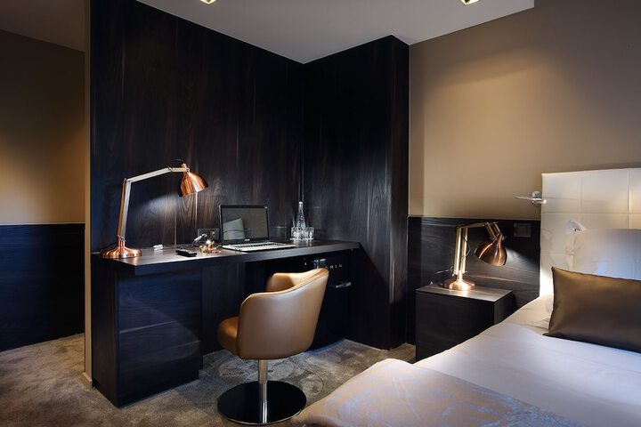 Room 14 of 48