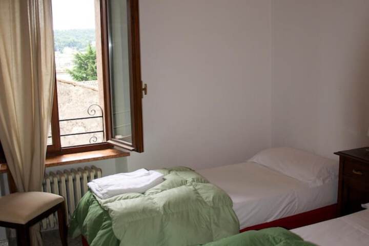 Room 11 of 51