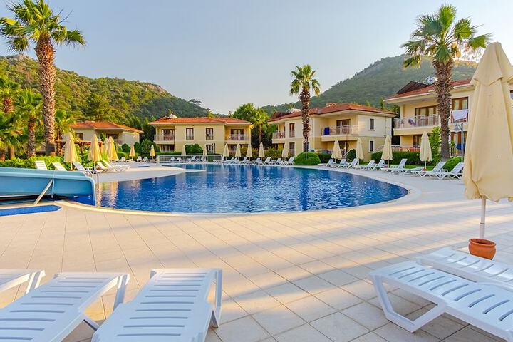 Pool Hotel