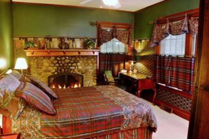 Room 55 of 200
