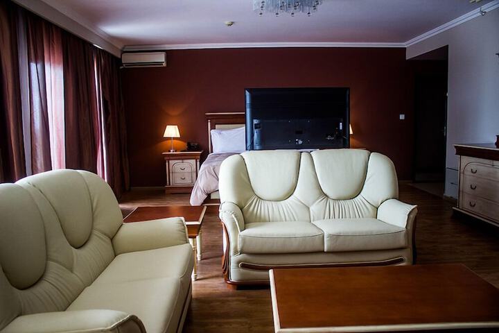 Room 7 of 15