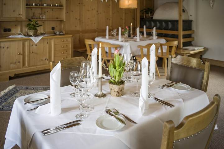 Dining 53 of 77