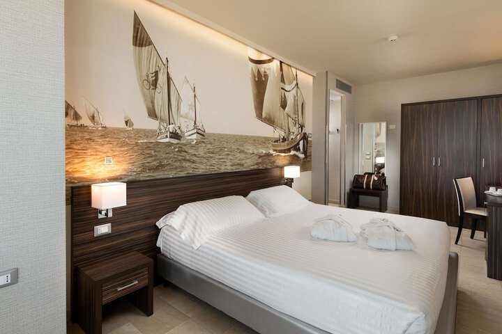 Room 15 of 87