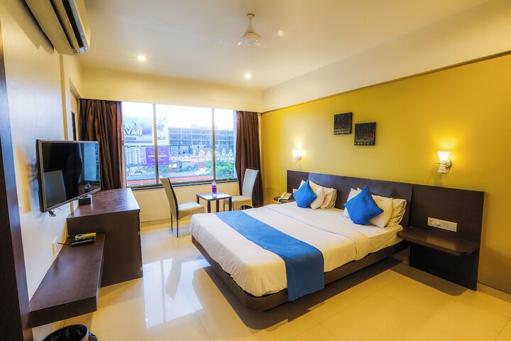 Room 4 of 7