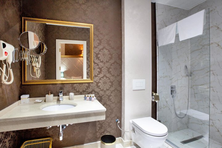 Clean Restrooms
