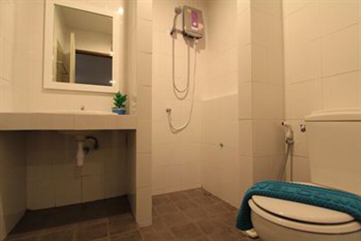 Room 7 of 42