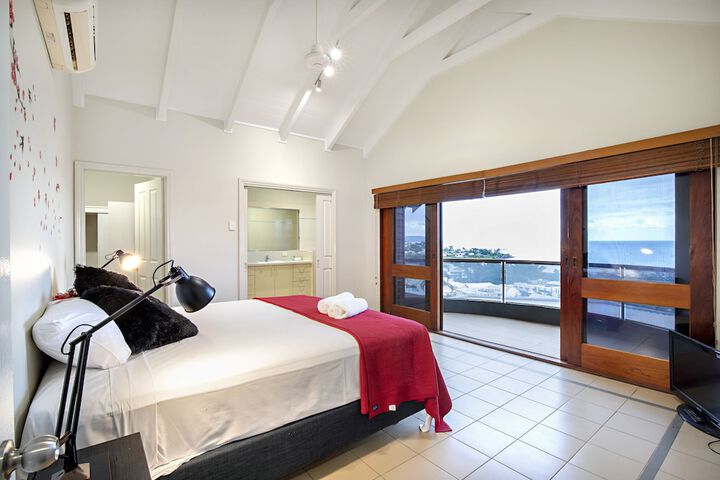 Room 14 of 80