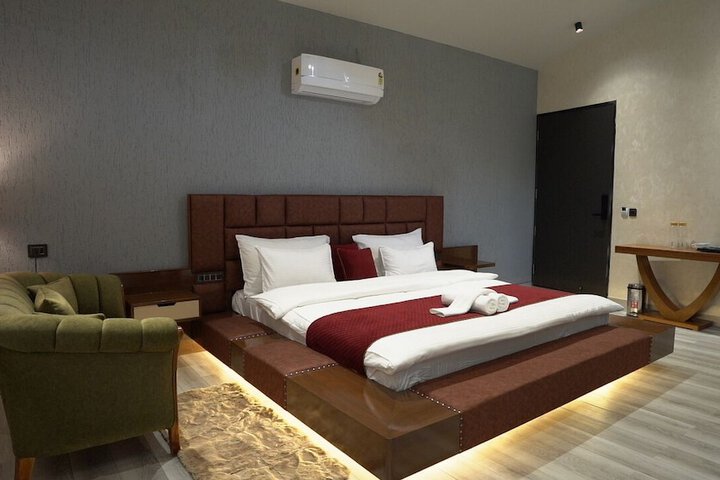 Room 4 of 58