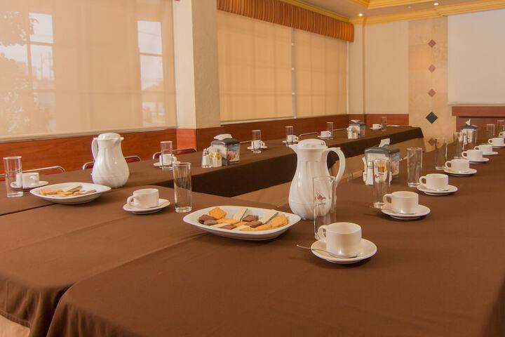 Dining 14 of 15