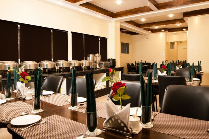 Dining 13 of 14