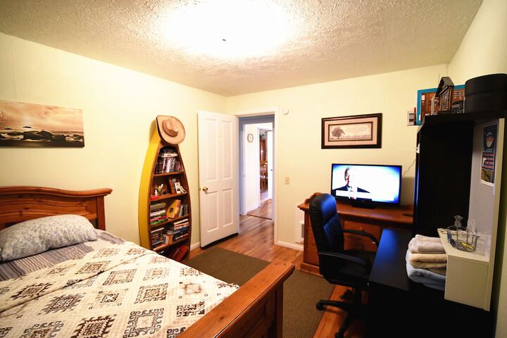 Room 6 of 24