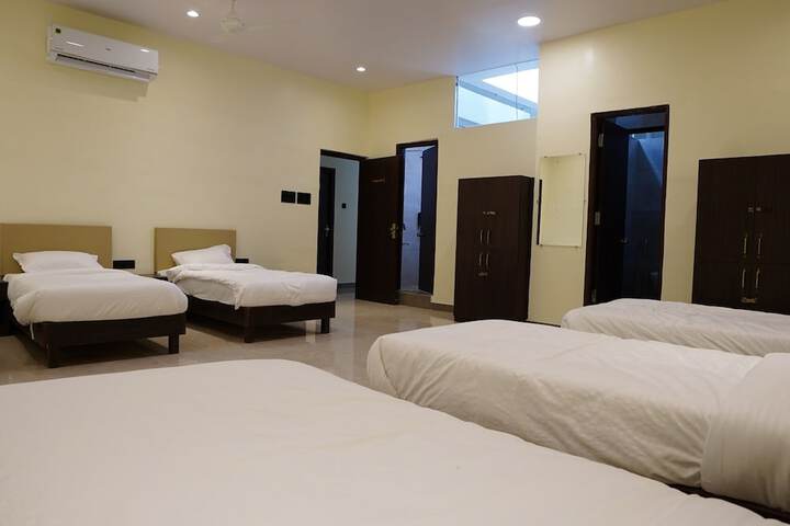 Room 11 of 13