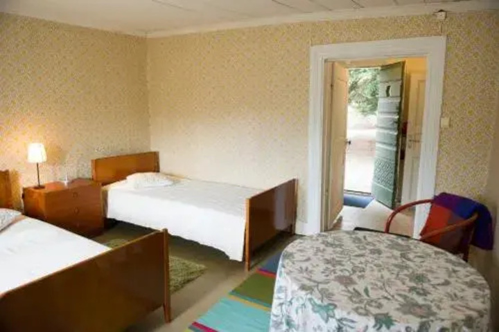 Room 3 of 18