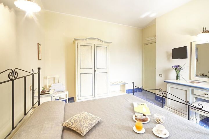 Room 4 of 47
