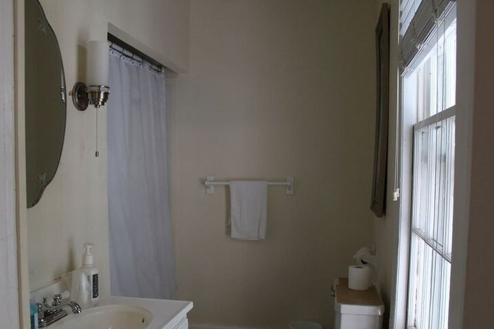 Room 32 of 44