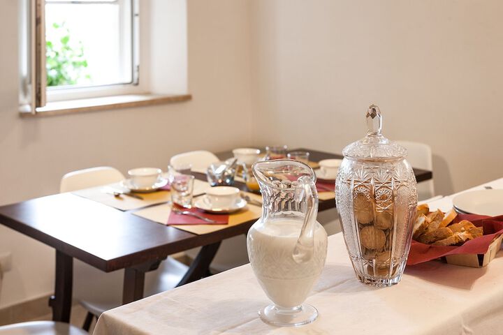 Breakfast/Coffee Service 19 of 31