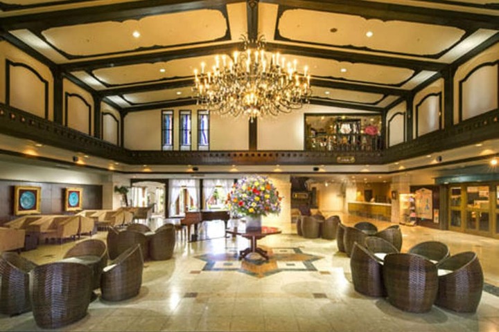 Entrance & Lobby