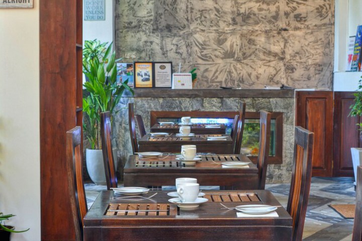 Breakfast/Coffee Service 23 of 33