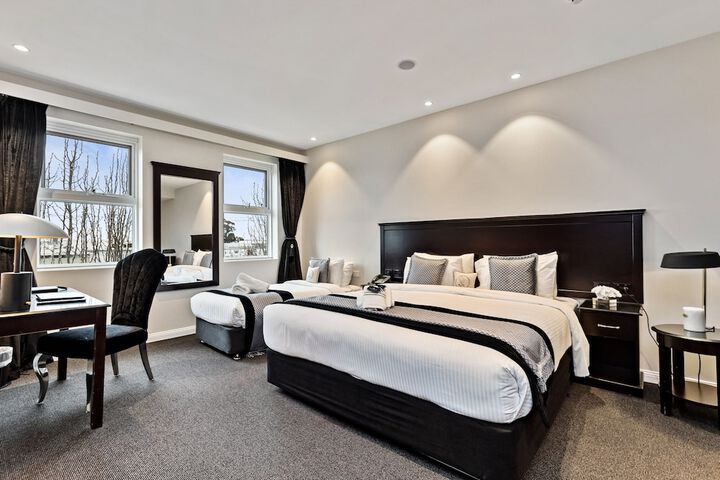 Room 6 of 36