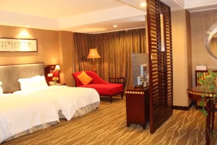 Room 3 of 24