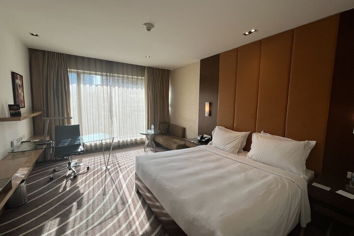 Room 26 of 93