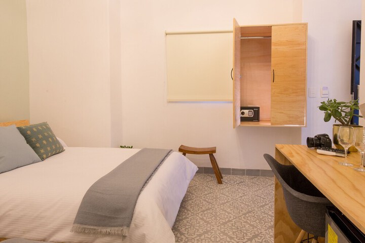 Room 49 of 79