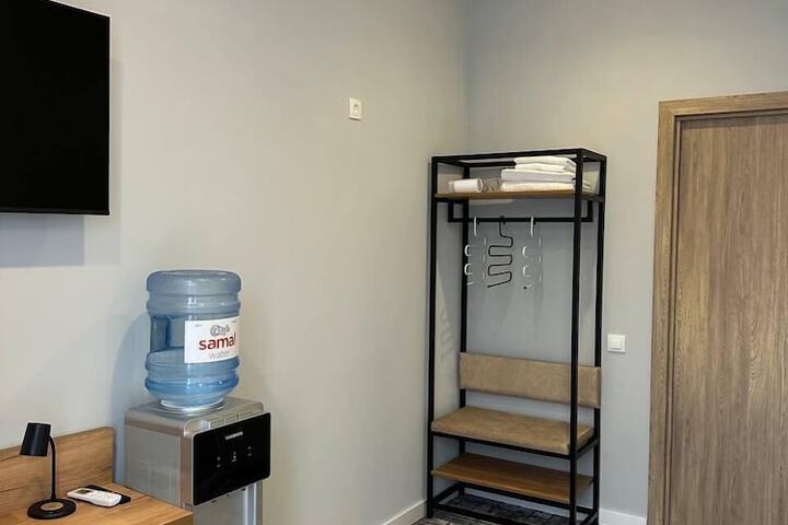 Room 10 of 17