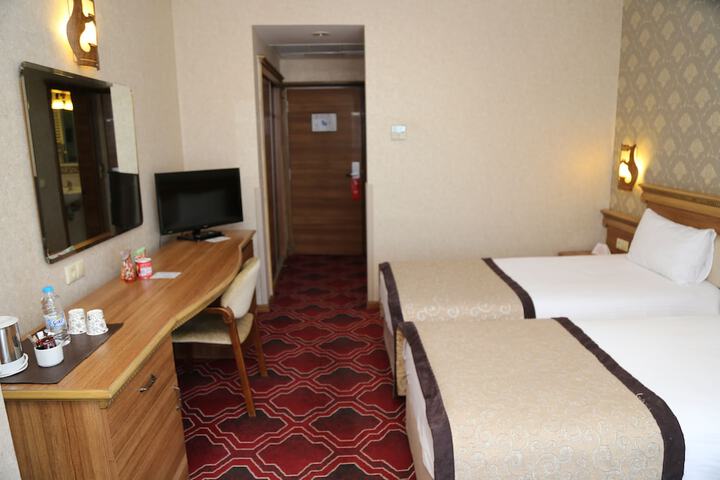 Room 12 of 48