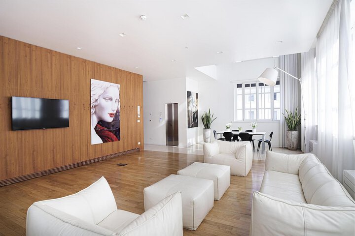 Room 43 of 110