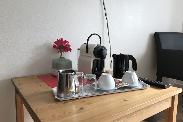 Room 8 of 33