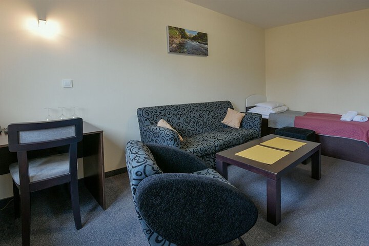 Room 21 of 43