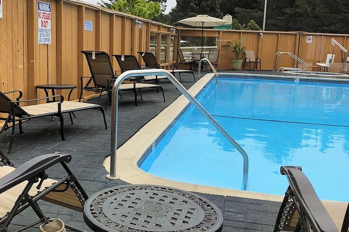 Pool 20 of 24