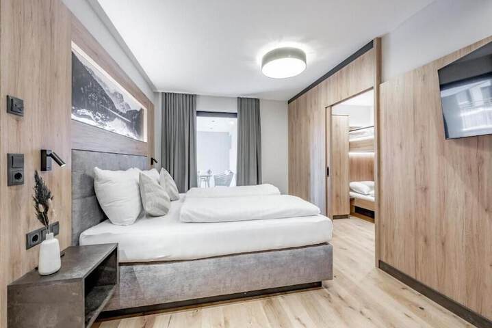 Room 6 of 29