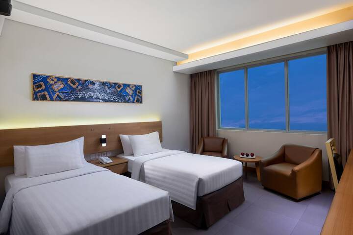 Room 12 of 32