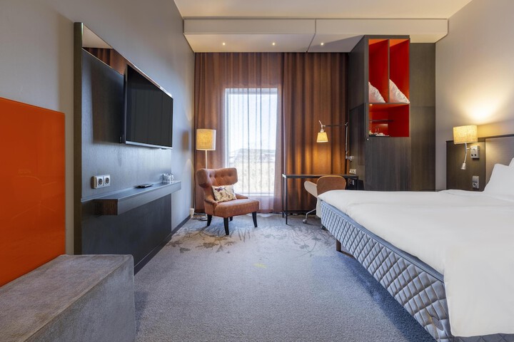Room 70 of 249