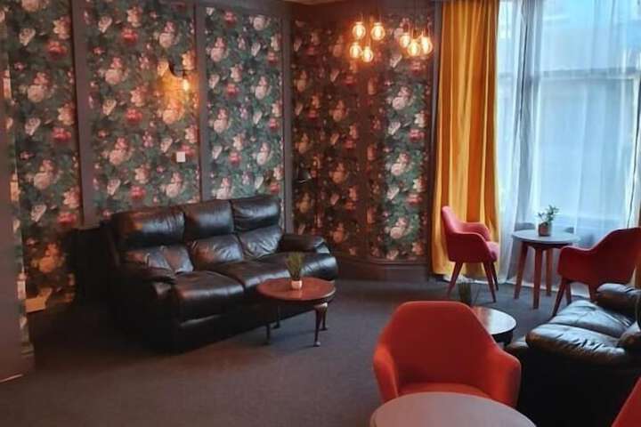 Room 34 of 48