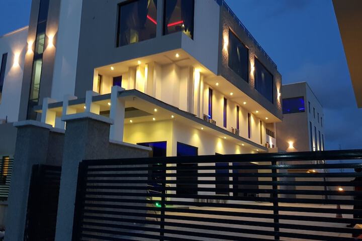 Mayhill Hotel