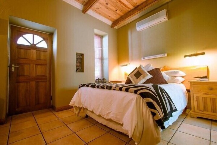 Room 6 of 24