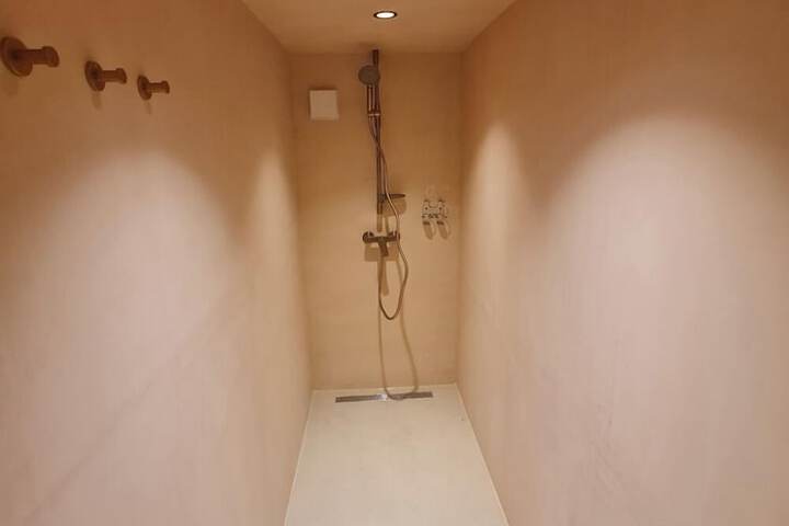 Room 41 of 70