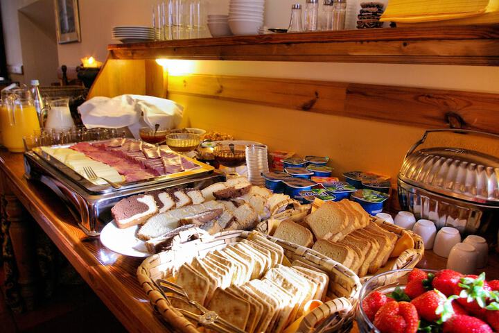 Breakfast/Coffee Service 28 of 47