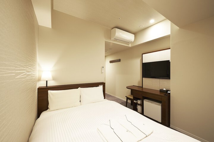 Room 8 of 43